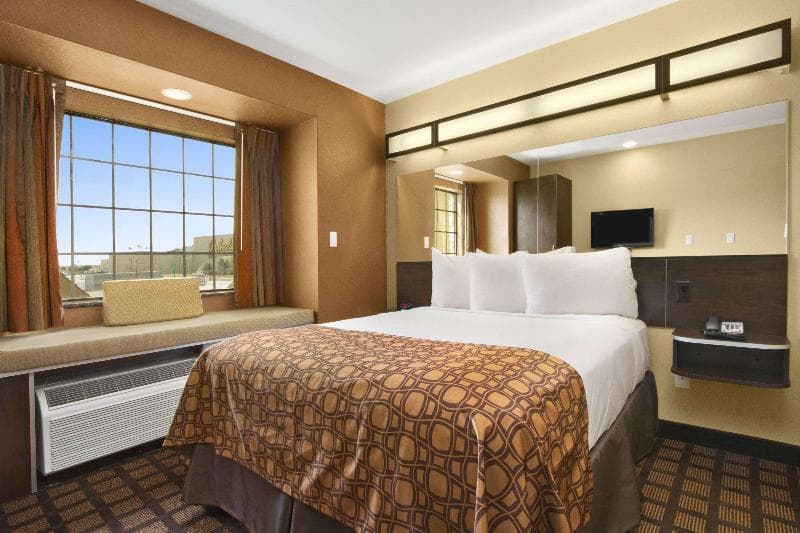 Microtel Inn & Suites by Wyndham Buda Austin South 5