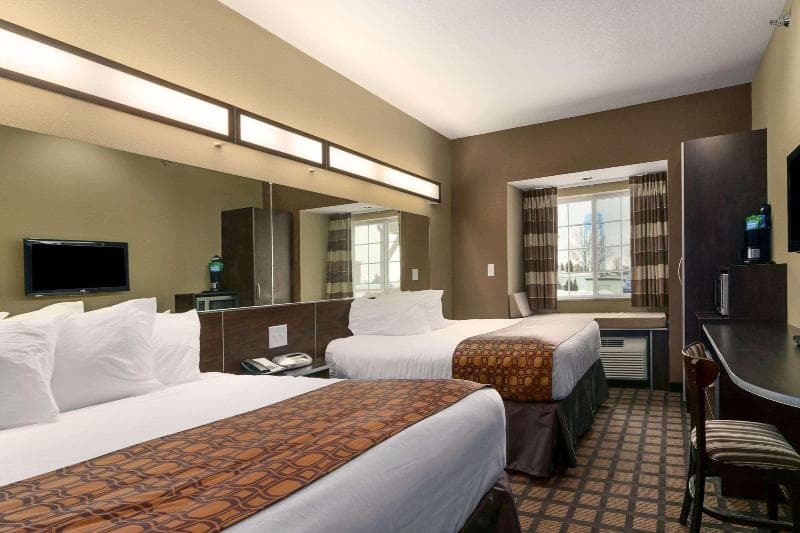 Microtel Inn & Suites by Wyndham Minot photo 1