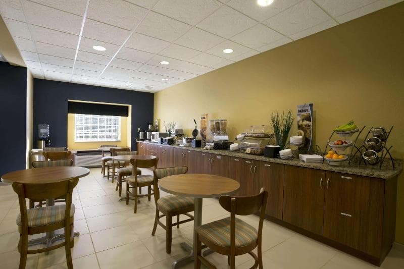 Quality Inn & Suites 4