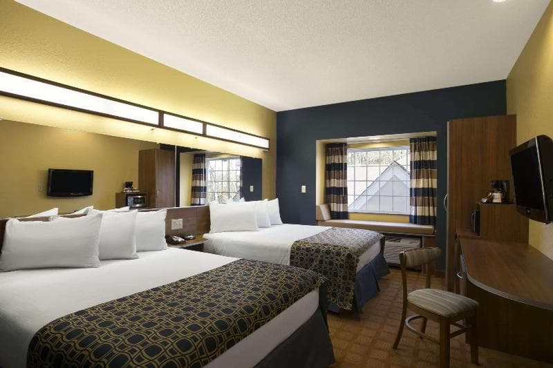 Quality Inn & Suites photo 1