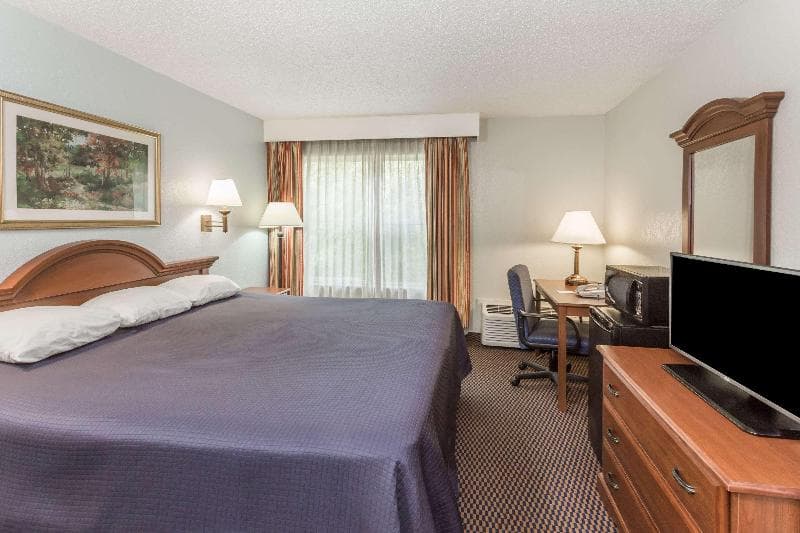 Baymont By Wyndham Lake Park Valdosta I75 photo 1