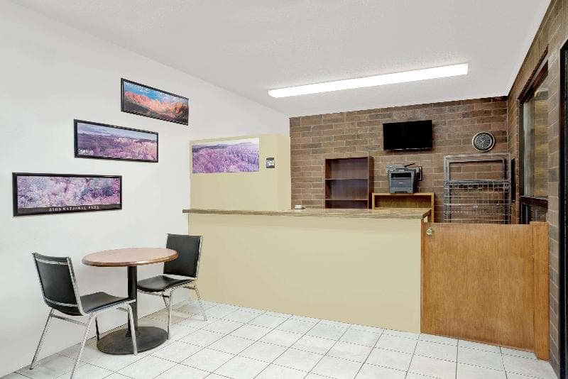 Travelodge by Wyndham Cedar City 3