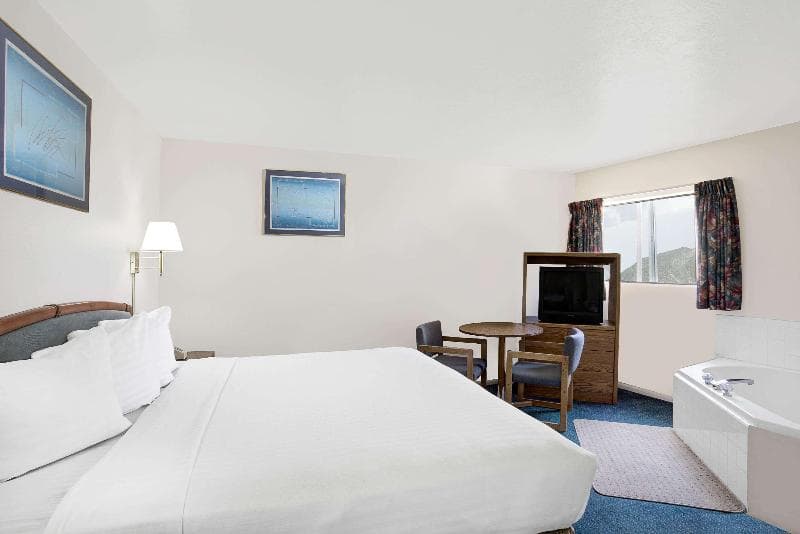 Travelodge by Wyndham Cedar City photo 1