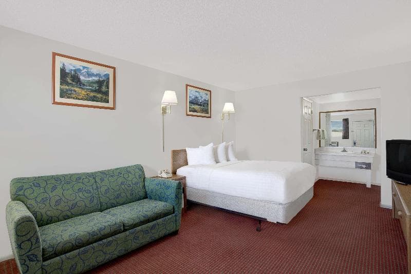 Travelodge by Wyndham Cedar City 2