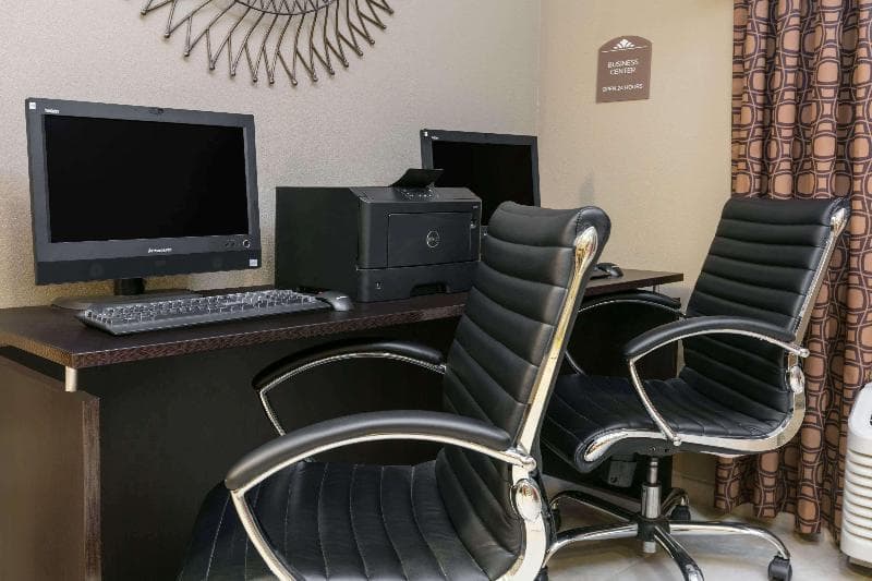 Sleep Inn & Suites Steubenville At The University