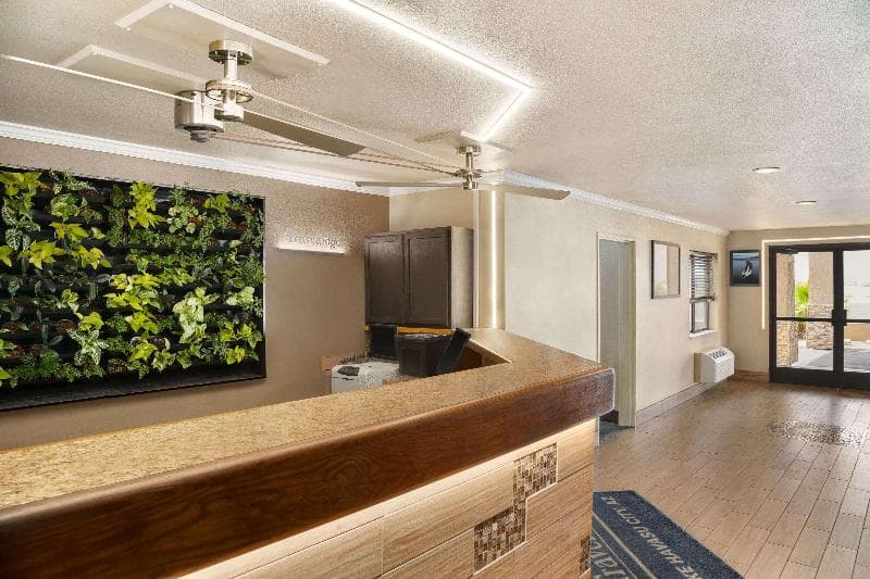 Travelodge By Wyndham Lake Havasu 4