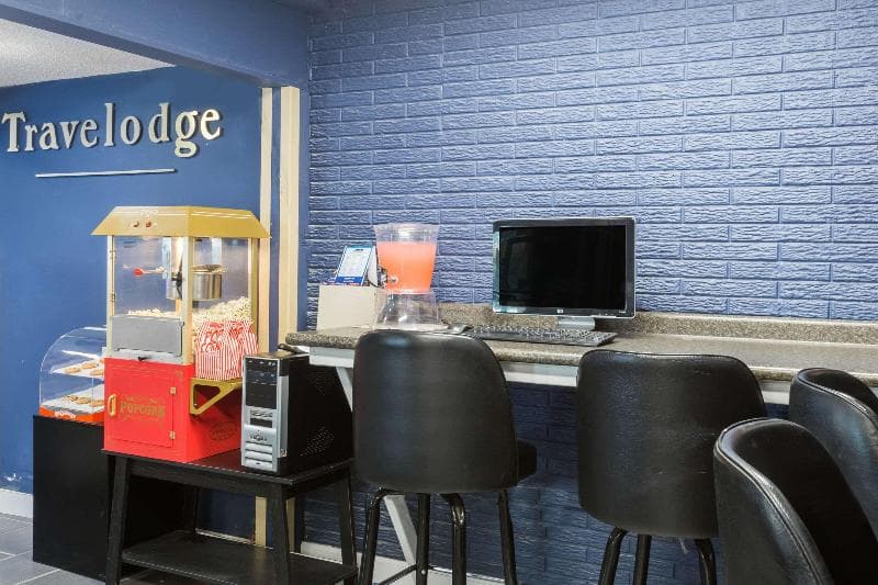 Travelodge by Wyndham Savannah Area/Richmond Hill 2
