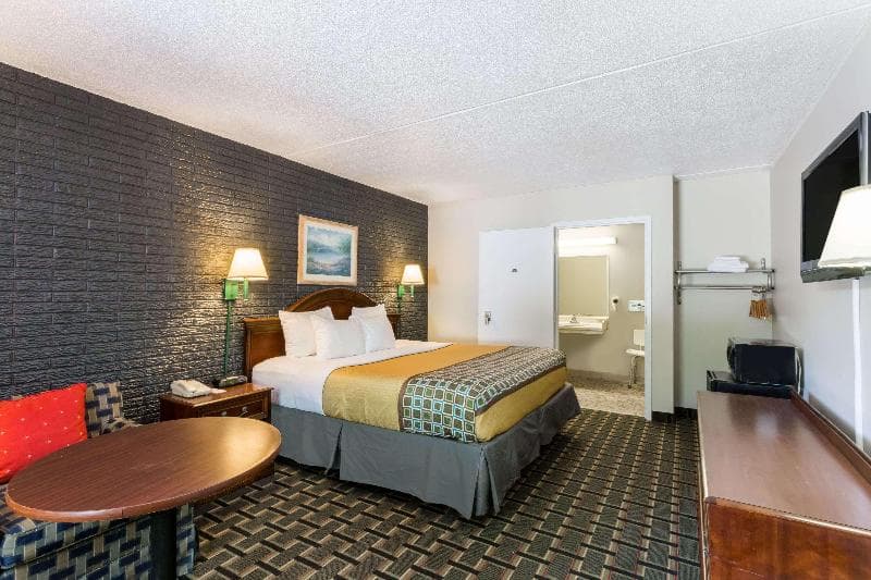 Travelodge by Wyndham Savannah Area/Richmond Hill photo 1