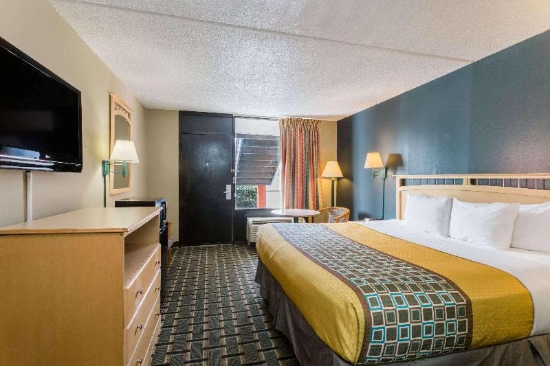 Travelodge by Wyndham Savannah Area/Richmond Hill 3