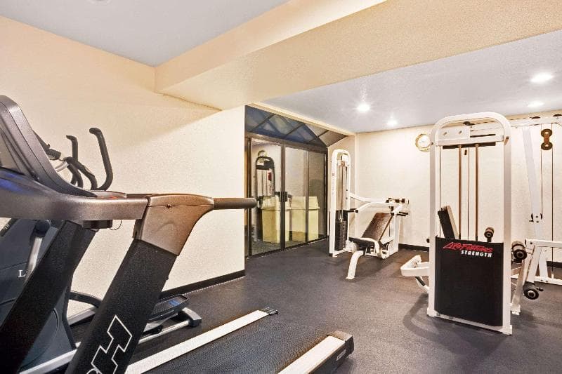 Ramada By Wyndham Tukwila Southcenter 2