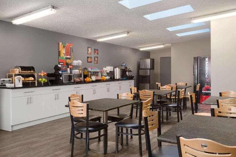 Travelodge By Wyndham Edmonton Airport main