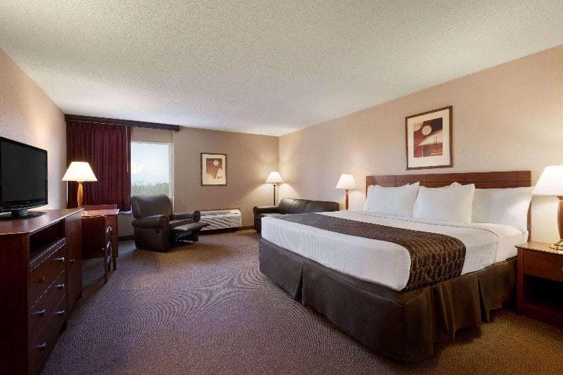 Ramada by Wyndham Bismarck 1