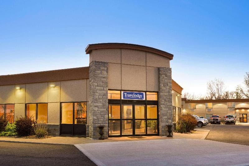 Travelodge by Wyndham Simcoe 2