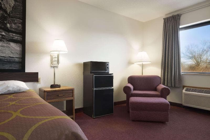 Super 8 By Wyndham Danville 3