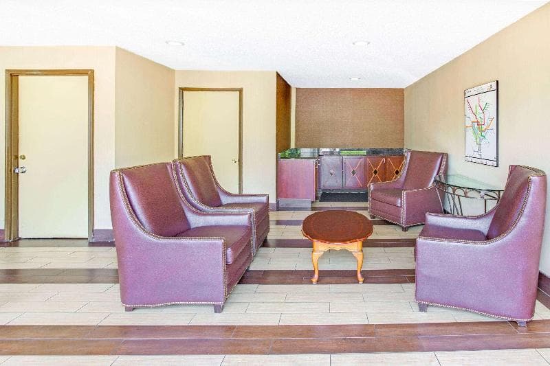 Travelodge by Wyndham Silver Spring 5