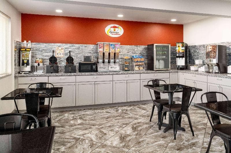 Super 8 By Wyndham Columbus 2