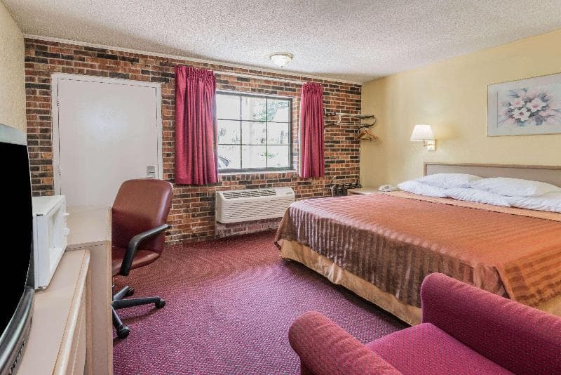 Travelodge By Wyndham Airport Platte City 3