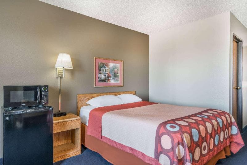 Super 8 By Wyndham Portage 4
