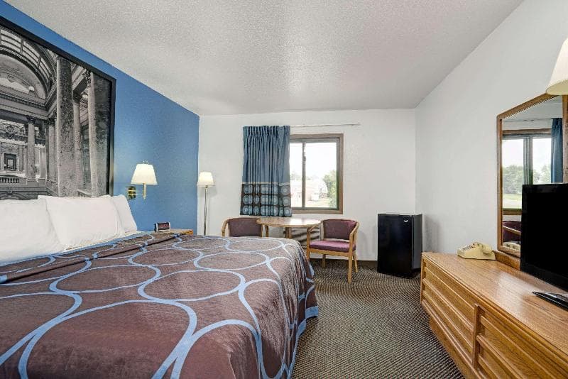 Super 8 By Wyndham Buffalo photo 1