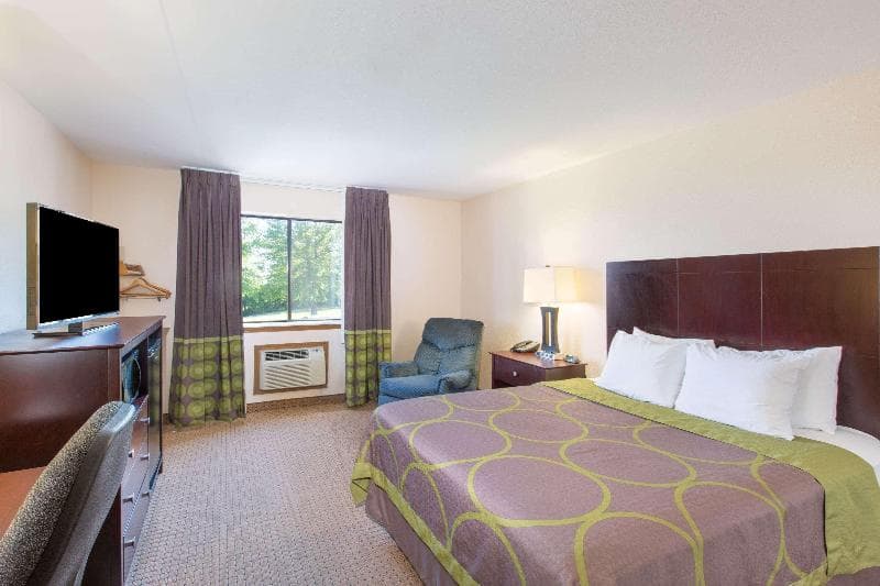 Super 8 by Wyndham Danville 4