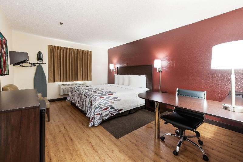 Red Roof Inn Auburn 4