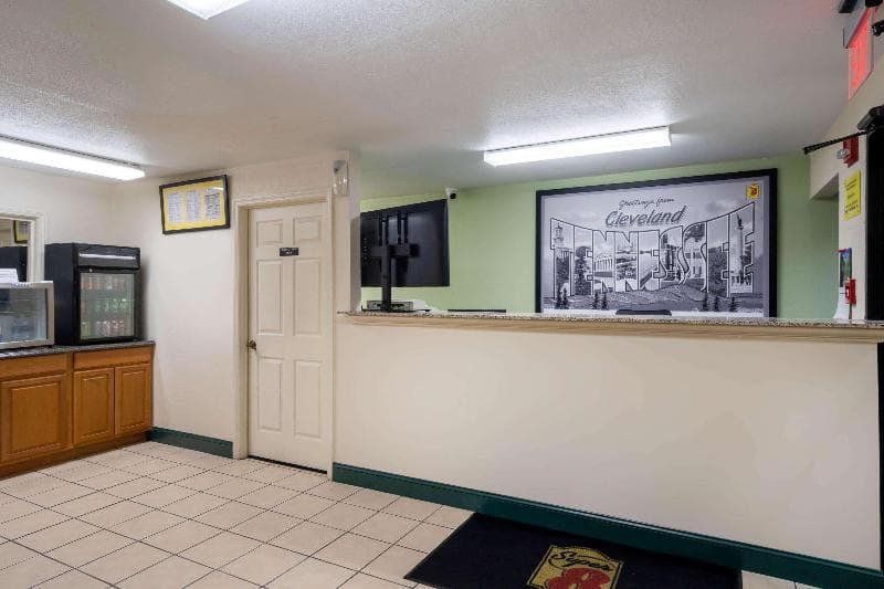Super 8 By Wyndham Cleveland 4