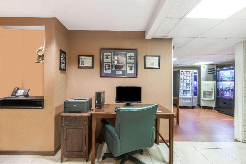 Travelodge Inn & Suites By Wyndham Albany main