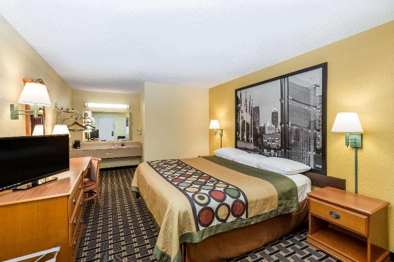 Super 8 By Wyndham Indianapolis photo 1