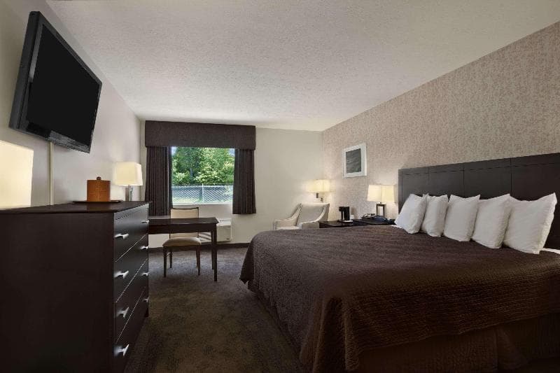 Travelodge By Wyndham Hubbard 2