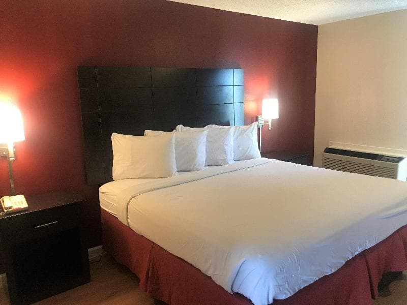 Red Roof Inn & Suites San Angelo photo 1