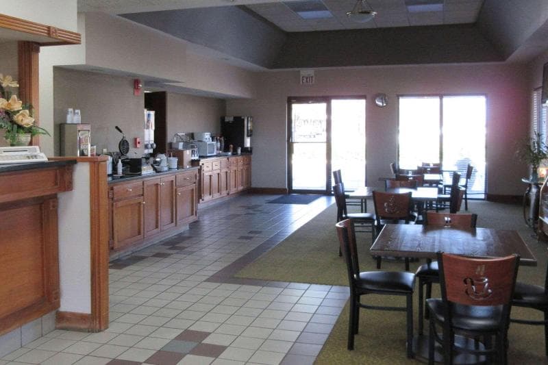 Econo Lodge Inn & Suites Manchester photo 1