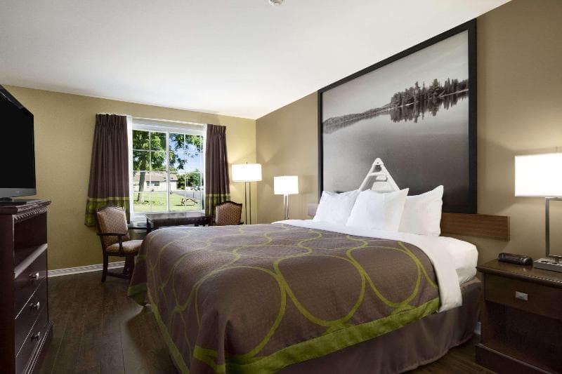 Super 8 By Wyndham Brockville 4