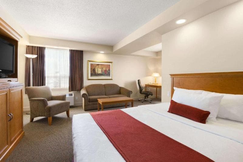 Travelodge By Wyndham Spruce Grove 4
