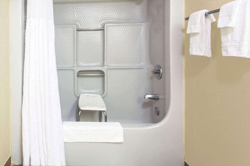 Days Inn & Suites by Wyndham Pigeon Forge 4