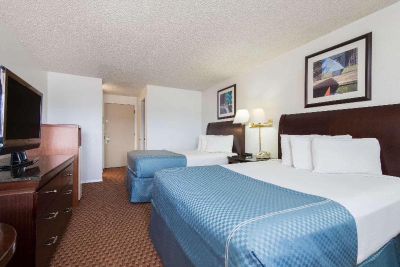 Travelodge by Wyndham Laramie 2