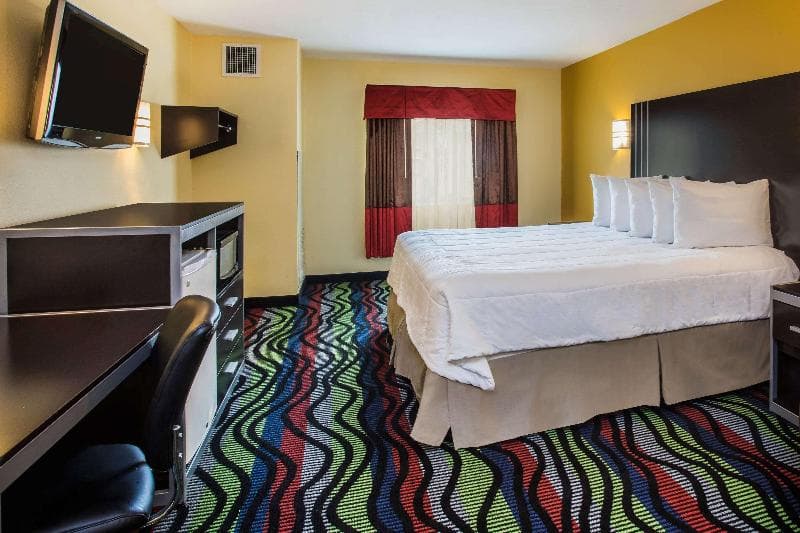 Days Inn & Suites By Wyndham Augusta Near Fort Gordon photo 1