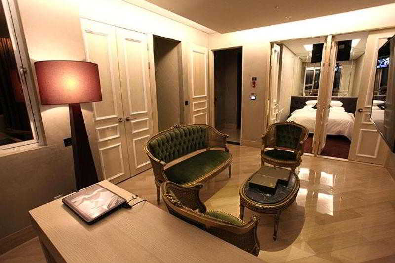 Hotel The Designers Hongdae 5