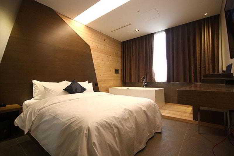 Hotel The Designers Hongdae 4