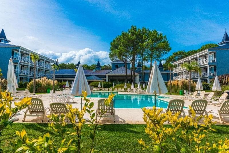Howard Johnson by Wyndham Carilo Convention Center 3
