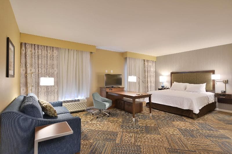 Hampton Inn & Suites Chippewa Falls 4