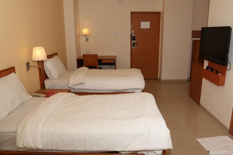Hotel Ginger Thane 5