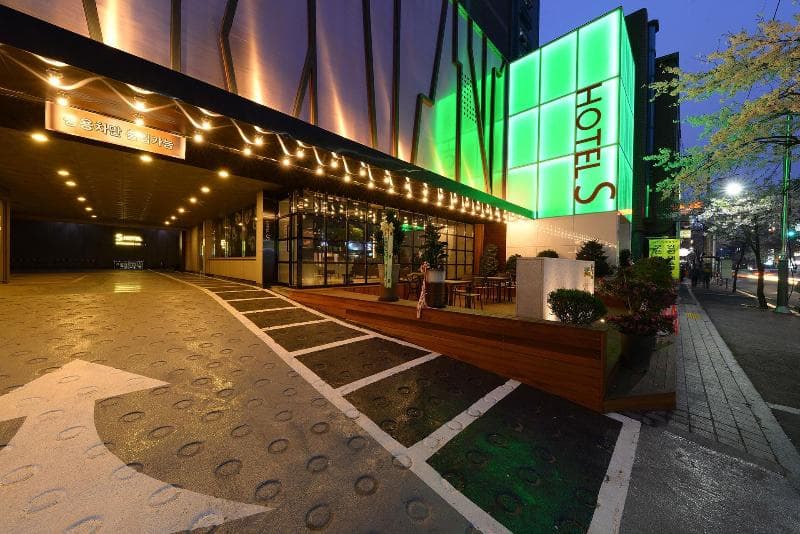 S Hotel 3