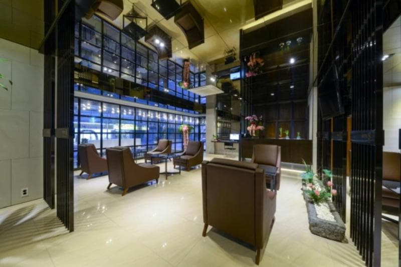 S Hotel 4