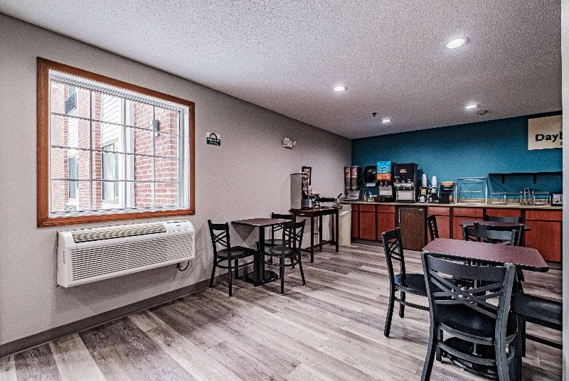 Days Inn by Wyndham Brunswick Bath Area 3