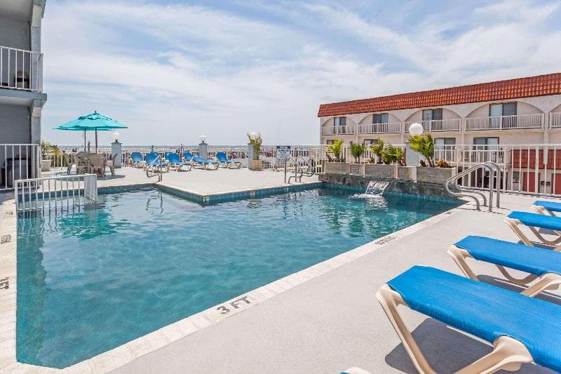 Days Inn & Suites by Wyndham Wildwood 4