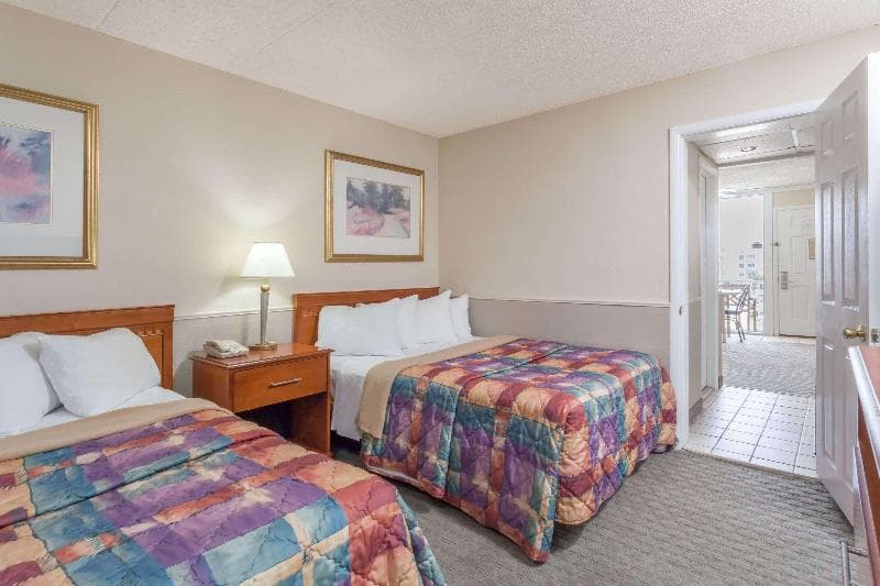 Days Inn & Suites by Wyndham Wildwood 1