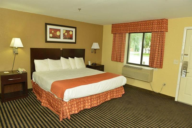 Whitney Inn & Suites 2