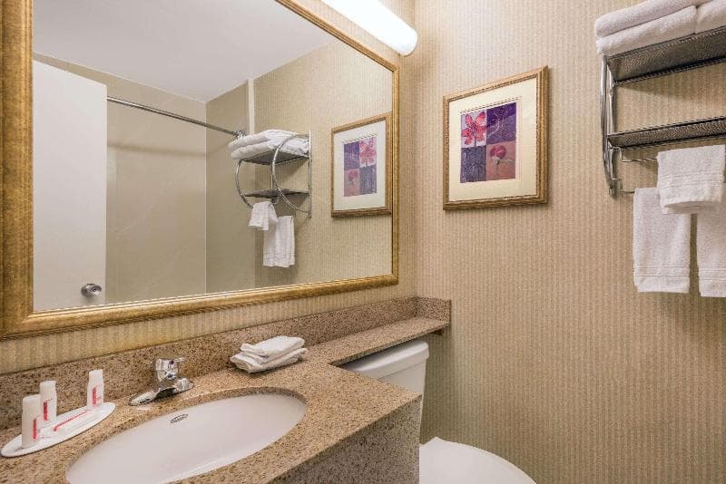 Days Inn by Wyndham Rutland/Killington Area 4