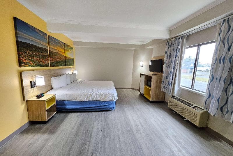 Days Inn by Wyndham Berlin Meriden 3