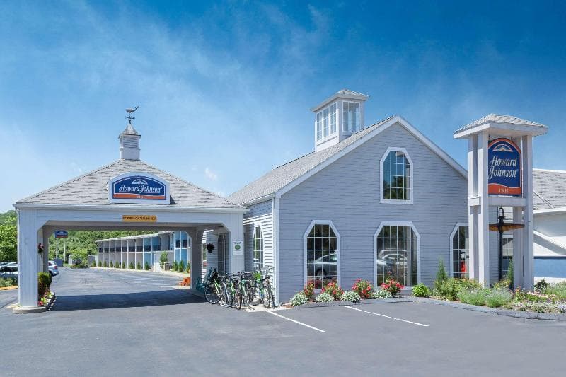 Howard Johnson by Wyndham Mystic photo 1